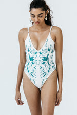 Load image into Gallery viewer, BAILEY V NECK
